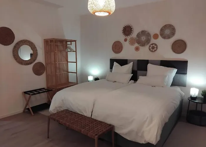 Sa Exklusives Stadtapartment Mit 3 Sz Warburg